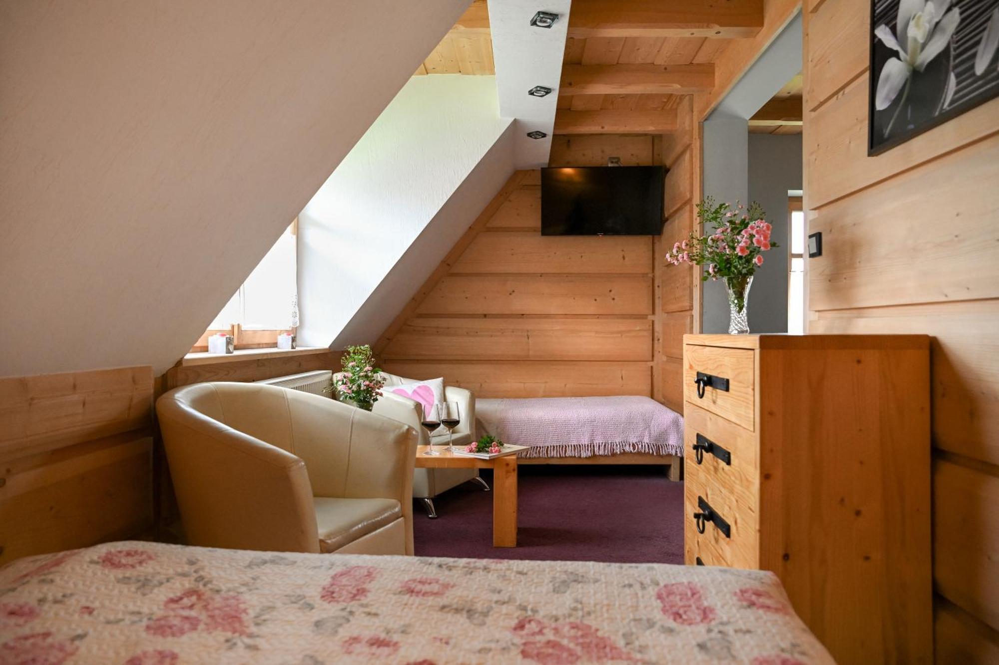 Zakatek Pod Smrekami Bed & Breakfast กอสเชียลิสกอ ภายนอก รูปภาพ